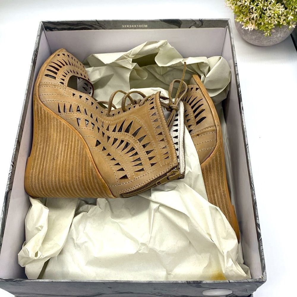 ✨Jeffrey Campbell x Free People Serena Lt Grey Laser Cut Leather Wedge Sandal🌷✨ - Picture 10 of 16
